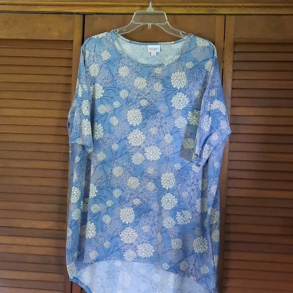 LuLaRoe Tops - Ladies Top